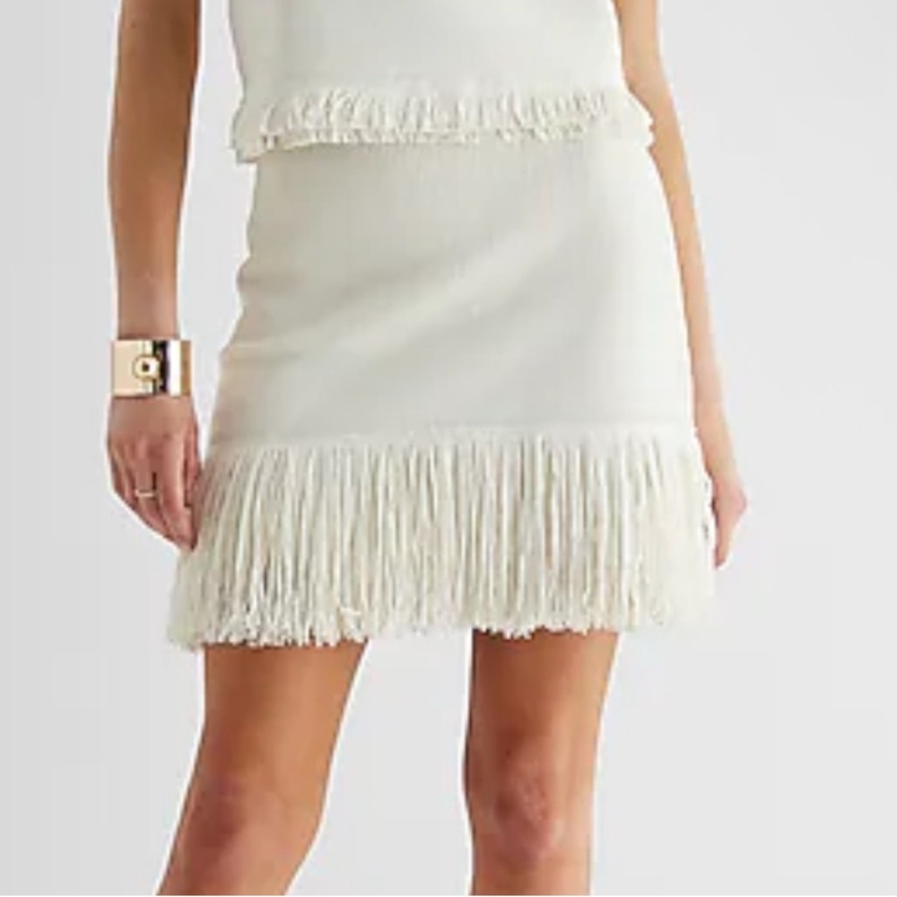 Express Ivory Knit fringe skirt - Picture 4 of 7